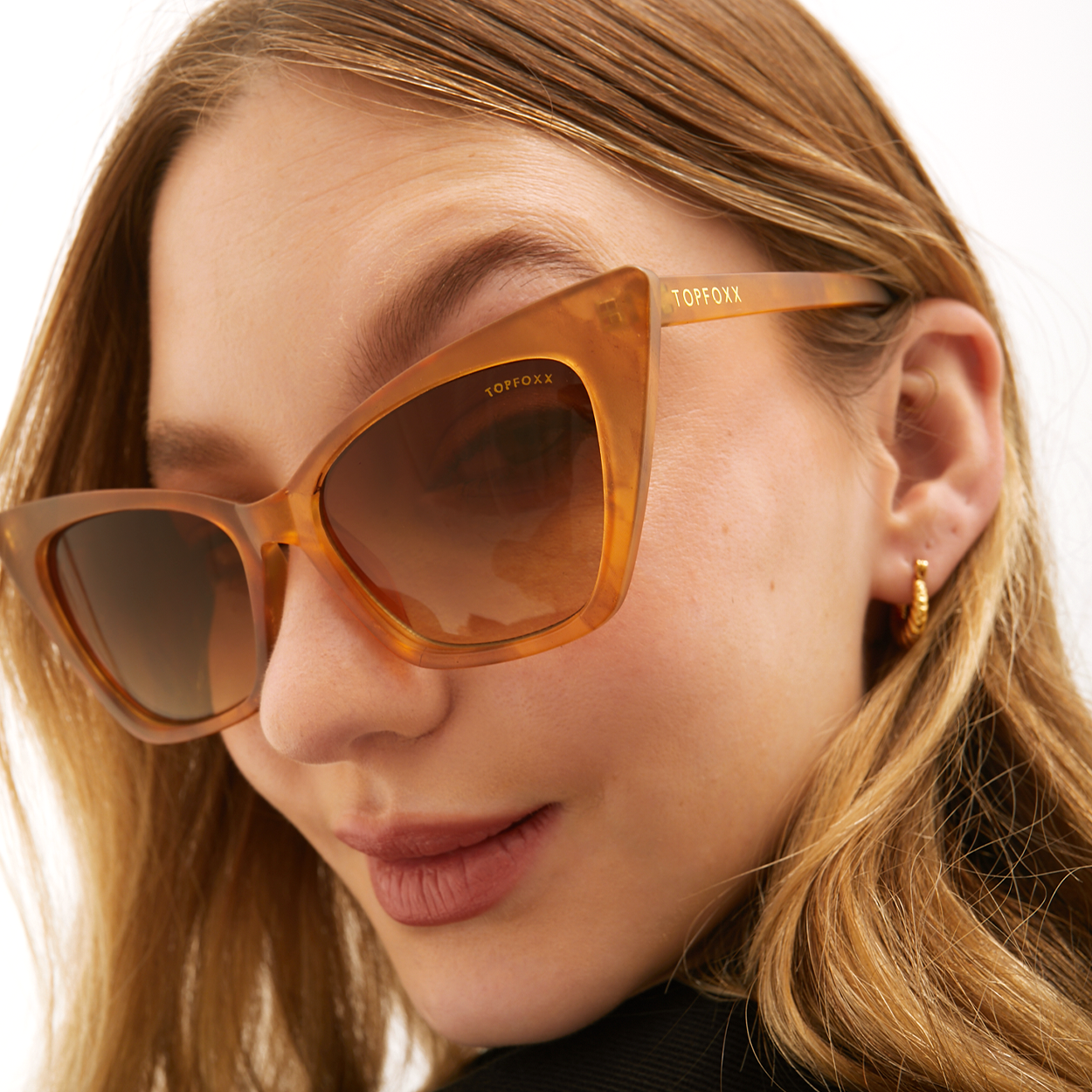 Sustainable Sunglasses for Women - Oversized Cat Eye Shades - Nature - Amber Fossils - Model 2 - TopFoxx