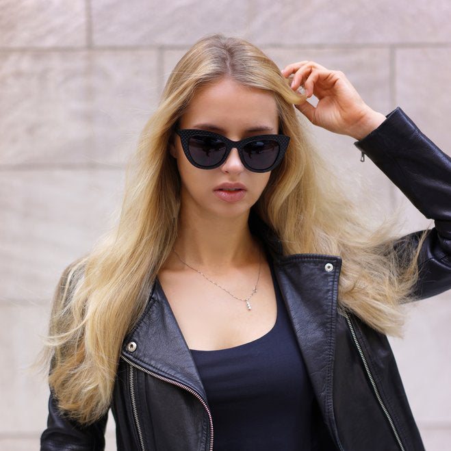 Topfoxx - Selena Black - Oversized Cat Eye Sunglasses for Women - Model 1