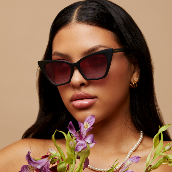 Sustainable Sunglasses for Women - Oversized Cat Eye Shades - Nature - Sunset in Sahara - Model 3 - TopFoxx