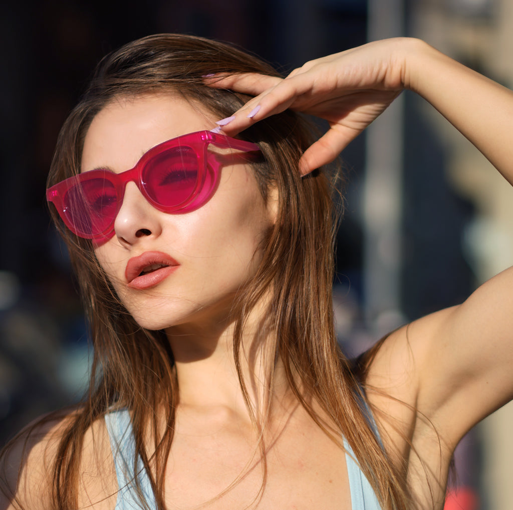 TopFoxx - Brittany Pink Flamingo - Round Sunglasses for Women - Pink Sunglasses - Model