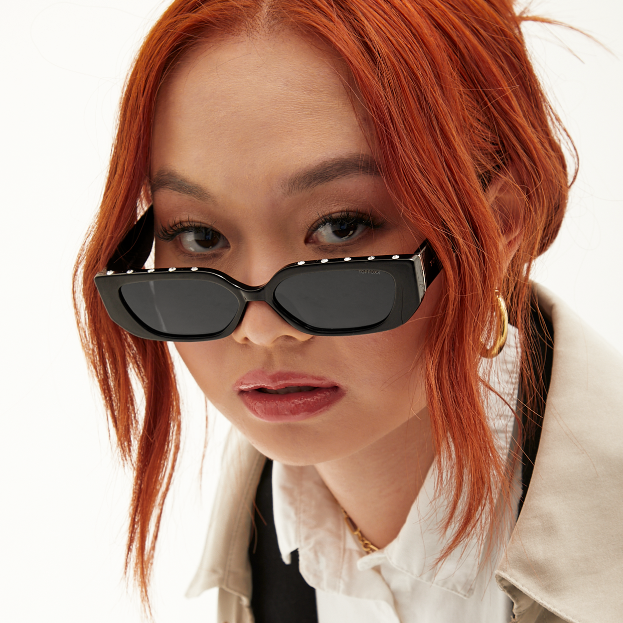 Sustainable Black Women's Sunglasses with crystal rhinestones | Model 3 | Topfoxx